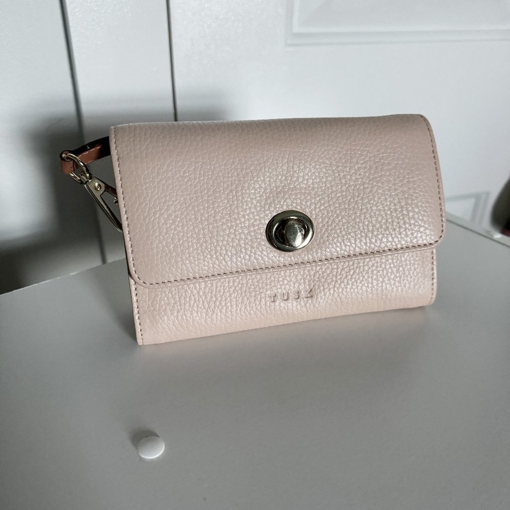 Tusk Leather Crossbody Wallet - Blush Pink
